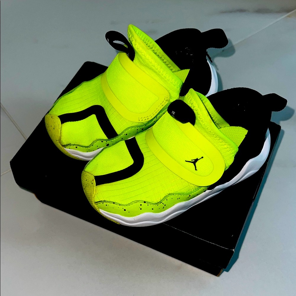 Jordan Kids NEON Sneakers ✨
